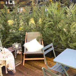 https://new-terrasse-vue-mont-blanc.hotels-rhonealpes.com